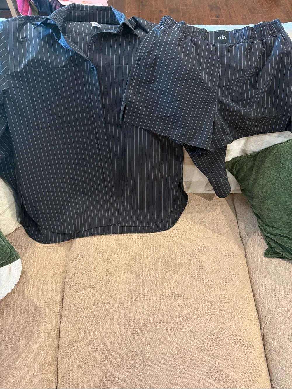 ALO Yoga SET Black Pinstripe Daylight SET